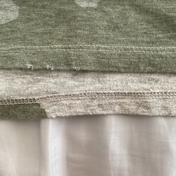 American Eagle Top - Picture 7 of 7